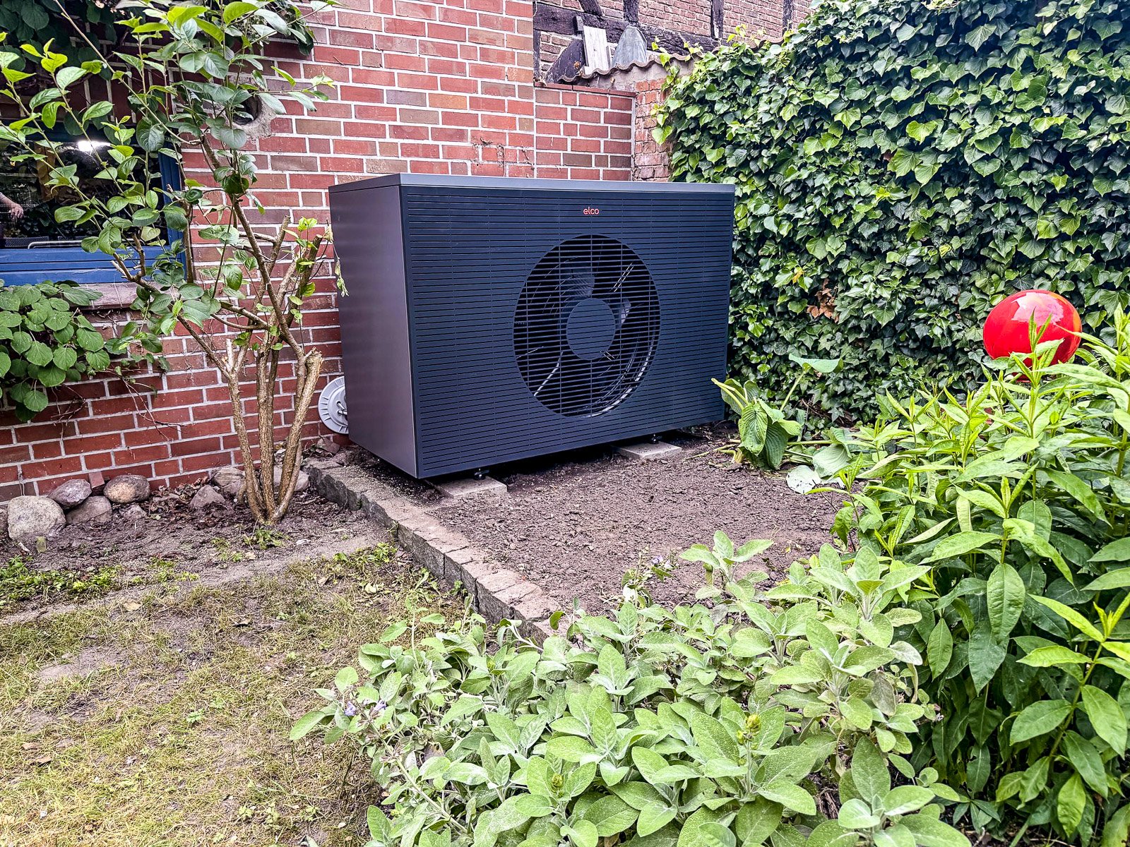 Außenaufstellung Elco Aerotop SPK16, Heizungsinstallation Landkreis Harburg